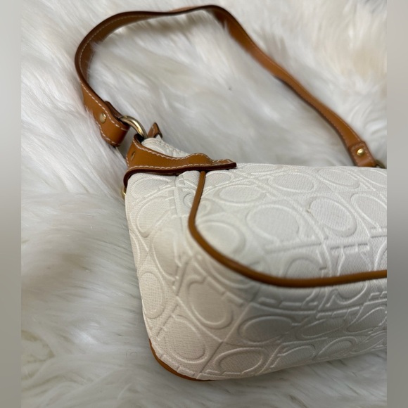 Salvatore Ferragamo White and Tan Shoulder Bag - Picture 4 of 11